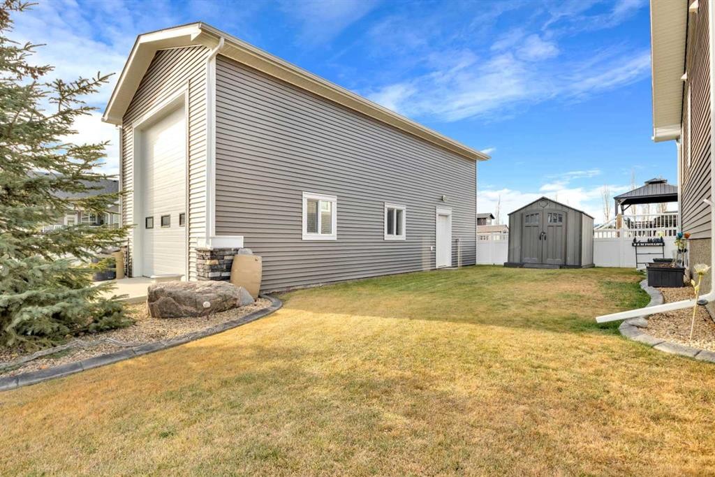3901 49 Ave, Ponoka, AB - Outdoor