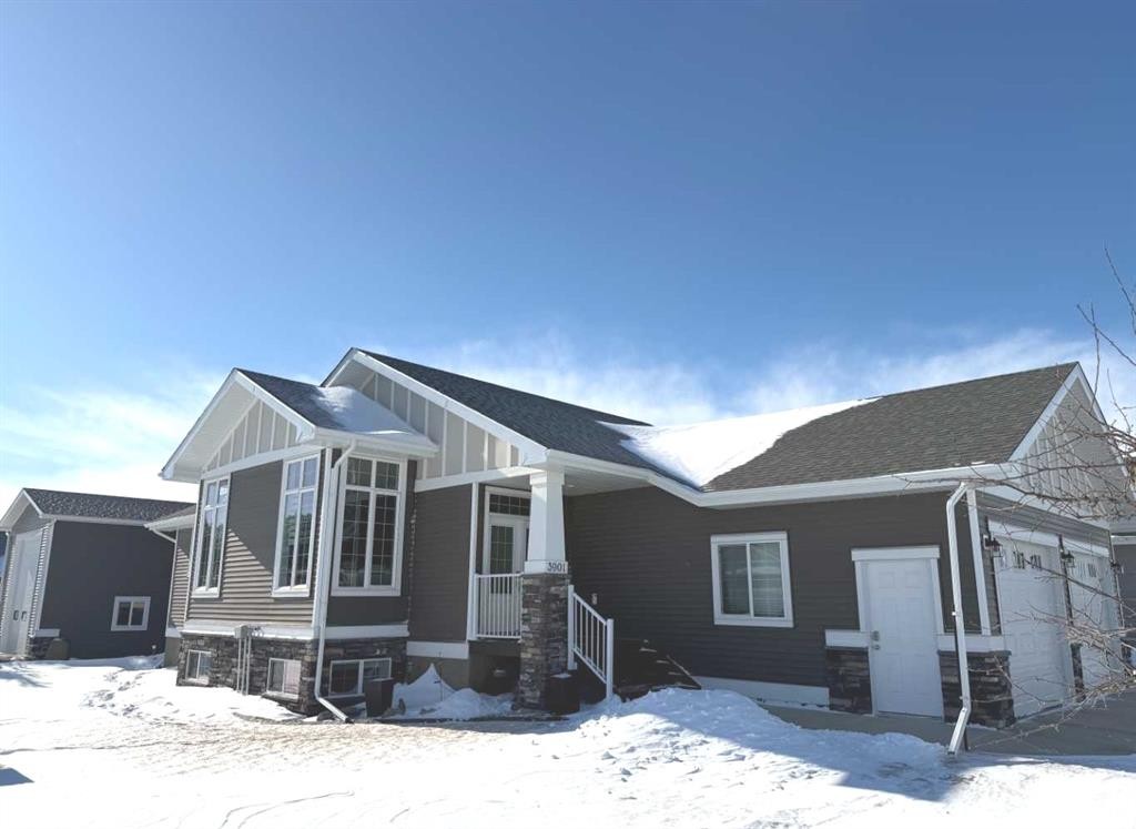 3901 49 Ave, Ponoka, AB - Outdoor With Facade