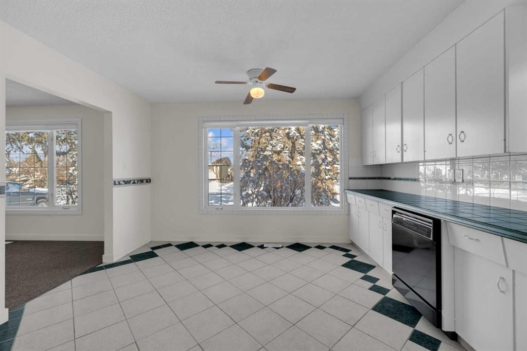 6157 Hamilton Drive, Red Deer, AB - Indoor