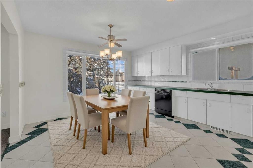 6157 Hamilton Drive, Red Deer, AB - Indoor Photo Showing Dining Room