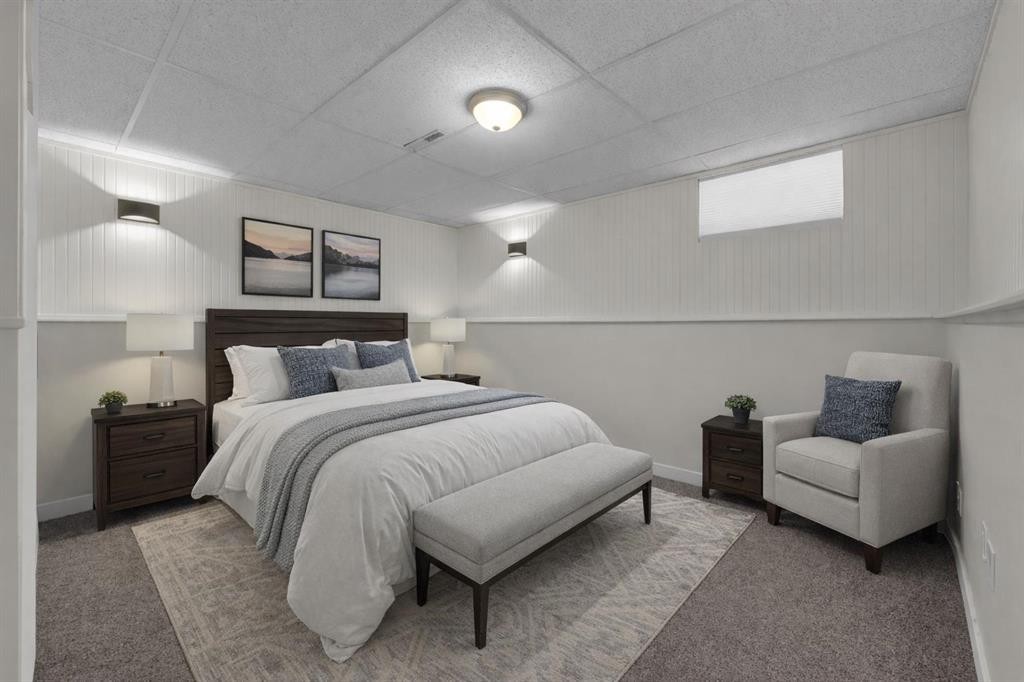 6157 Hamilton Drive, Red Deer, AB - Indoor Photo Showing Bedroom