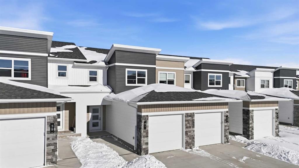 41 Violet Point, Sylvan Lake, AB - Outdoor With Facade