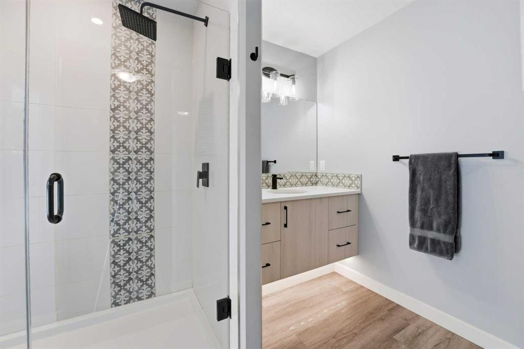 20 Cole Way, Sylvan Lake, AB - Indoor Photo Showing Bathroom