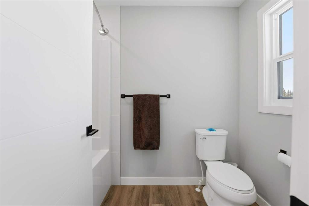 20 Cole Way, Sylvan Lake, AB - Indoor Photo Showing Bathroom