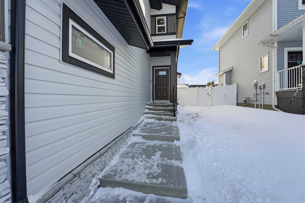20 Cole Way, Sylvan Lake, AB - Outdoor