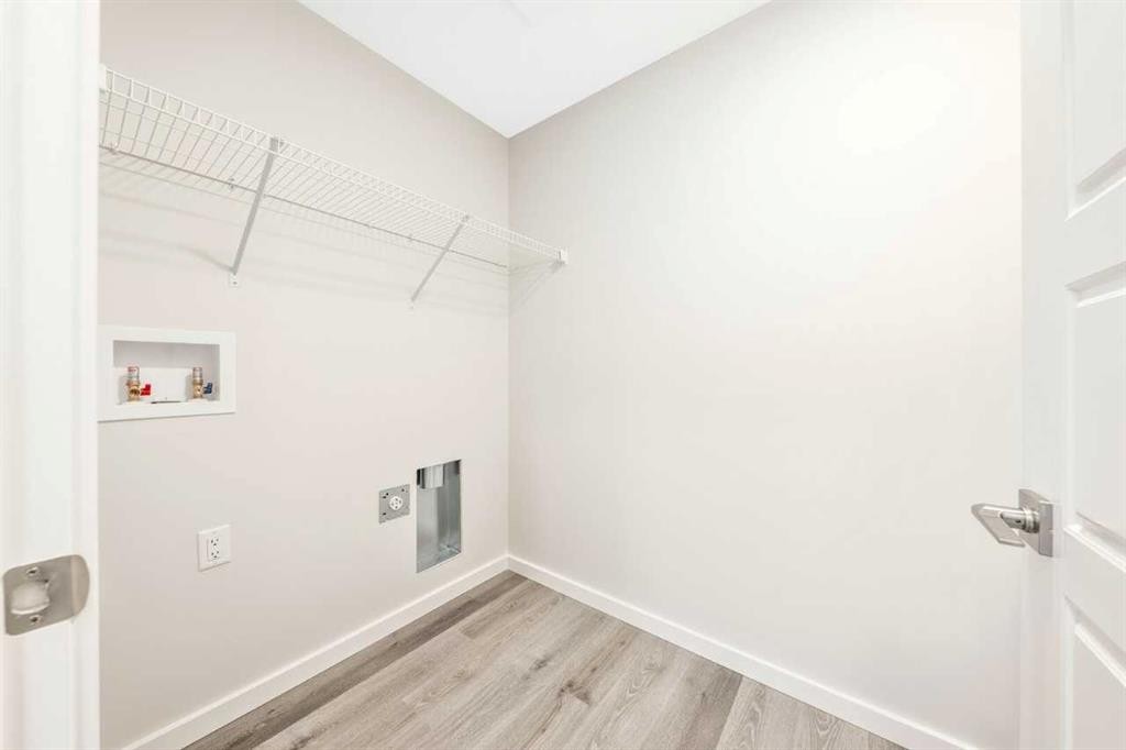 358 Heritage Boulevard, Cochrane, AB - Indoor With Storage