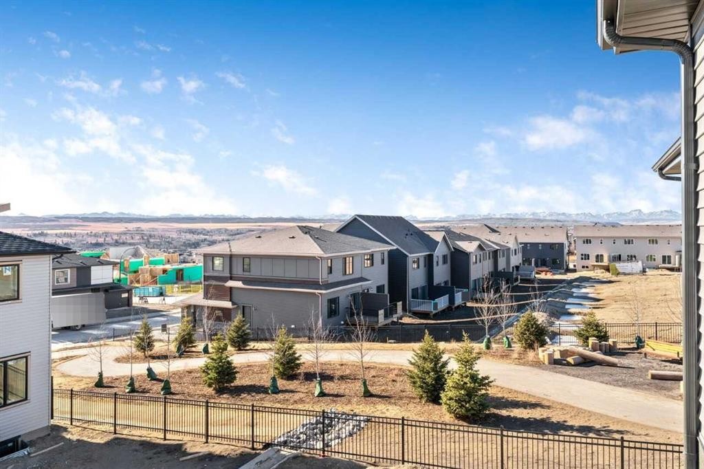 358 Heritage Boulevard, Cochrane, AB - Outdoor
