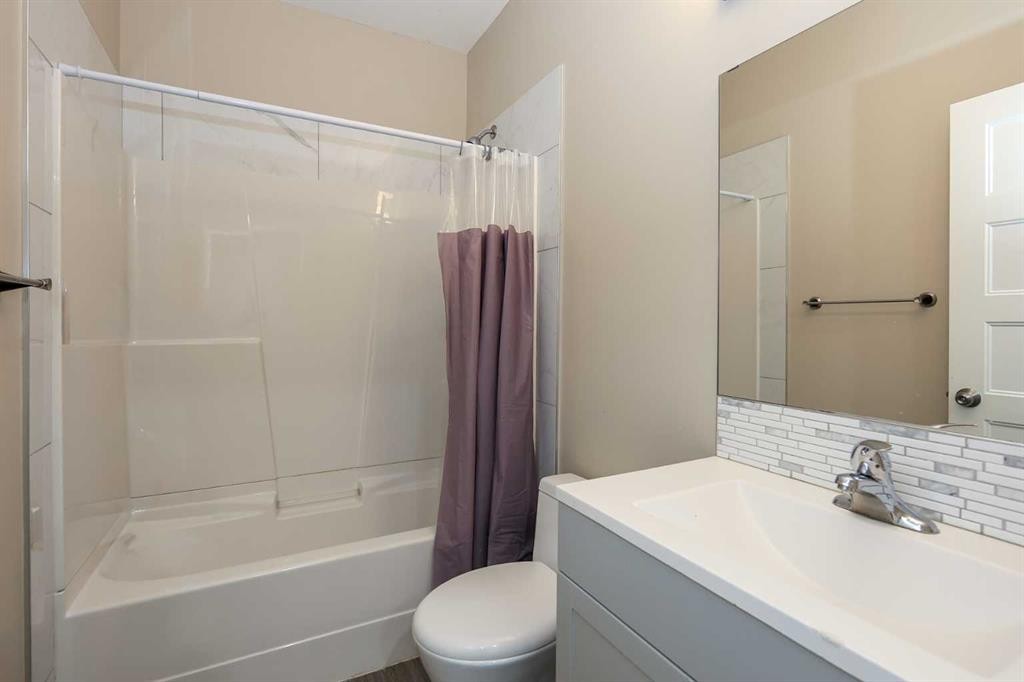 267 Lancaster Drive, Red Deer, AB - Indoor Photo Showing Bathroom