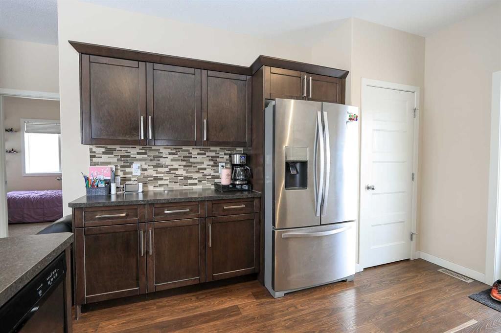 267 Lancaster Drive, Red Deer, AB - Indoor Photo Showing Kitchen