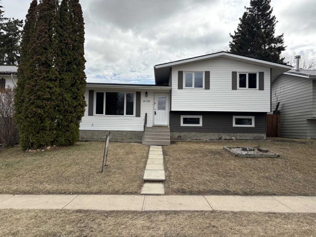 4108 53 Avenue, Innisfail, AB - Outdoor With Facade