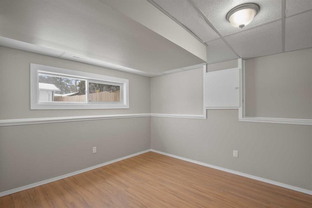 4108 53 Avenue, Innisfail, AB - Indoor Photo Showing Other Room