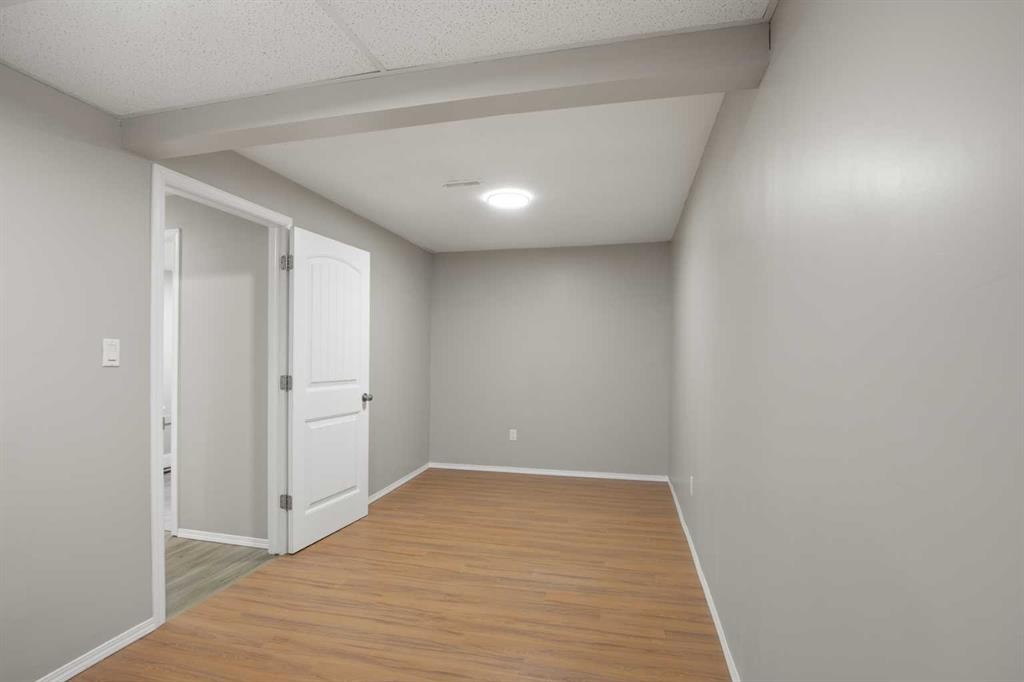 4108 53 Avenue, Innisfail, AB - Indoor Photo Showing Laundry Room