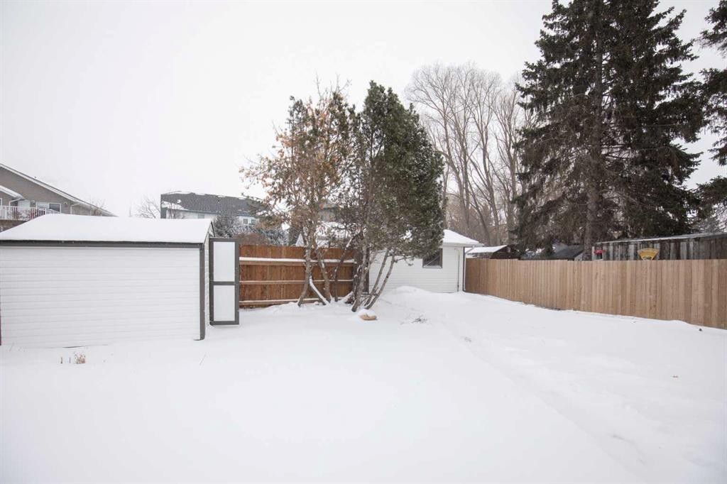 4108 53 Avenue, Innisfail, AB - Outdoor