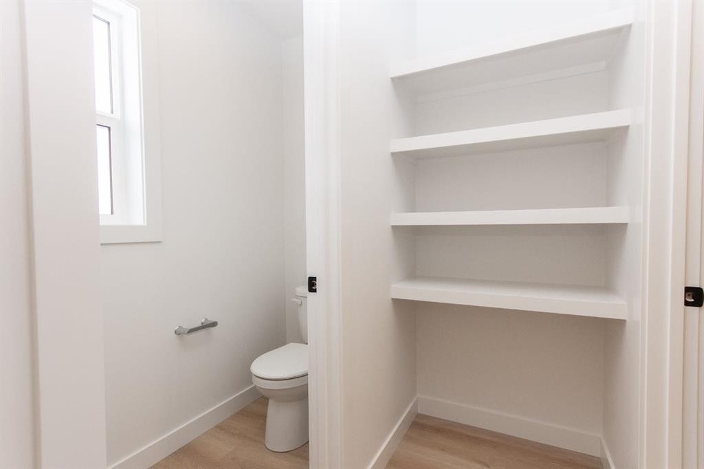 12 Trinity Street, Lacombe, AB - Indoor