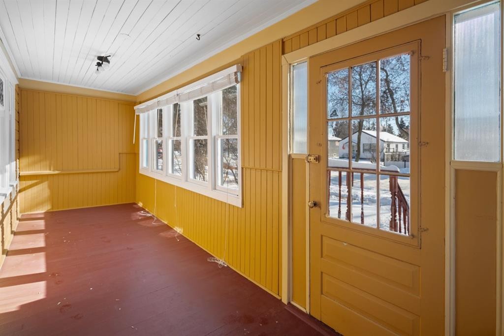 5318 49 Avenue, Camrose, AB - Indoor Photo Showing Other Room