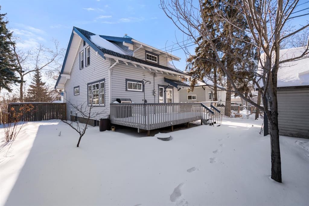 5318 49 Avenue, Camrose, AB - Outdoor