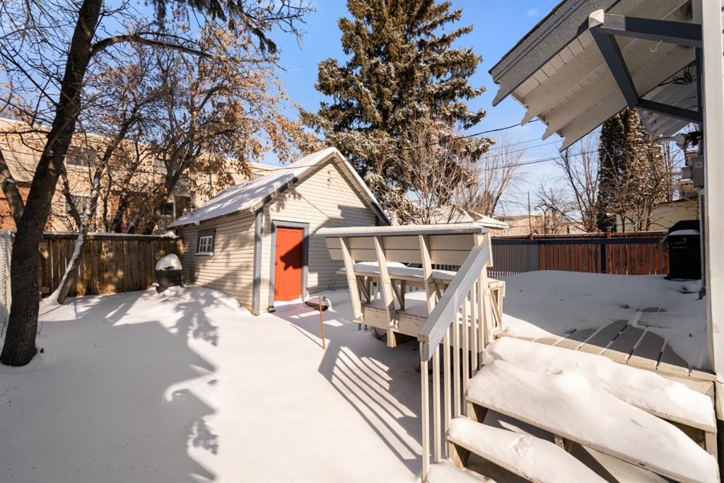 5318 49 Avenue, Camrose, AB - Outdoor