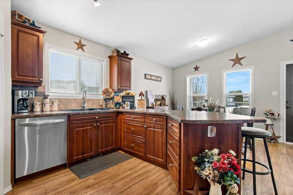 51 Phelan Close, Red Deer, AB - Indoor Photo Showing Kitchen