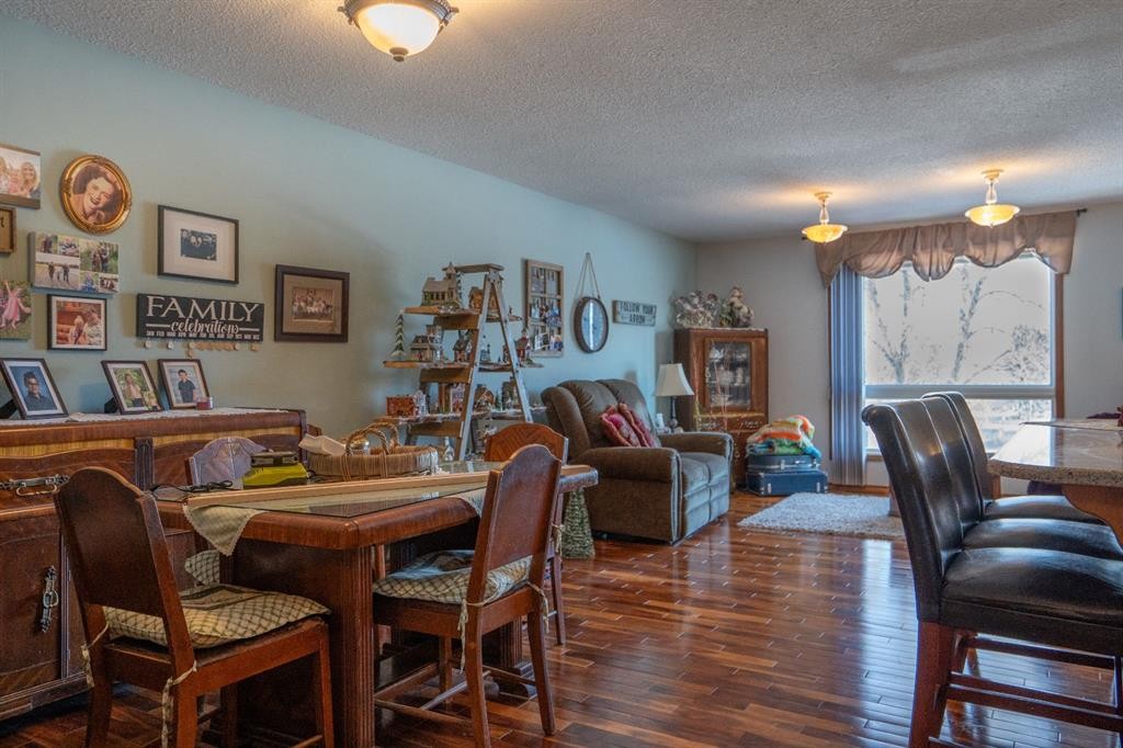 4908 47Th Street, Clive, AB - Indoor Photo Showing Dining Room