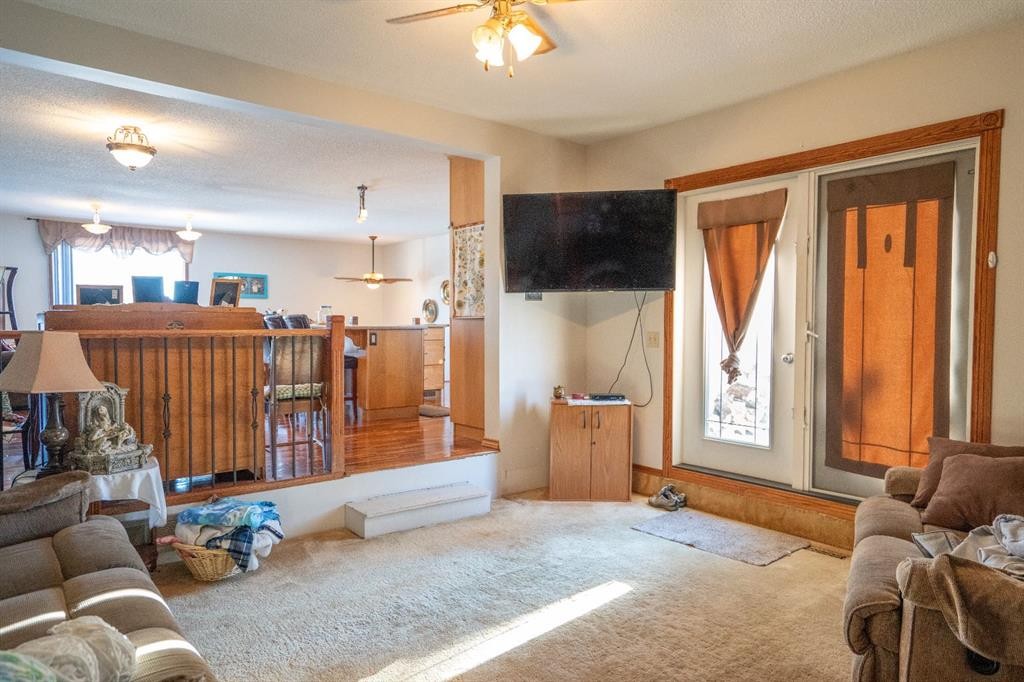 4908 47Th Street, Clive, AB - Indoor Photo Showing Other Room