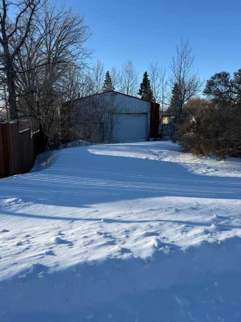 611 3 Avenue, Elnora, AB