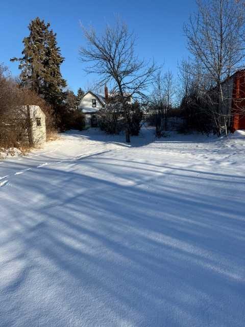 611 3 Avenue, Elnora, AB