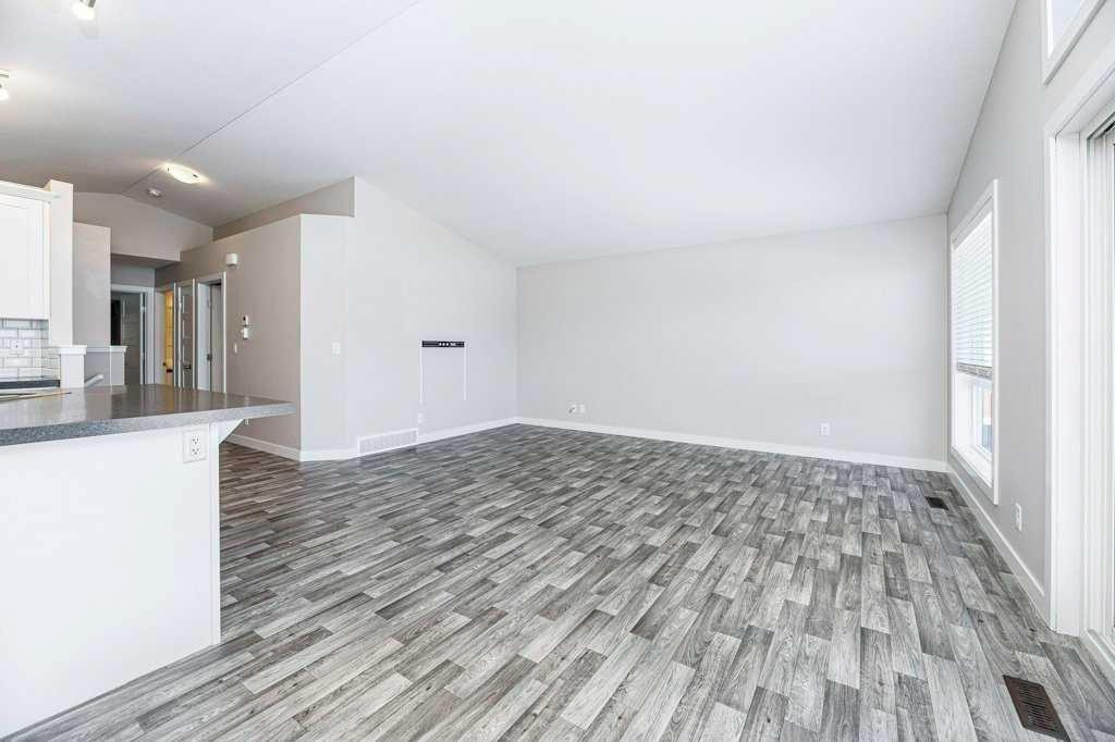 226 Truant Crescent, Red Deer, AB - Indoor Photo Showing Other Room