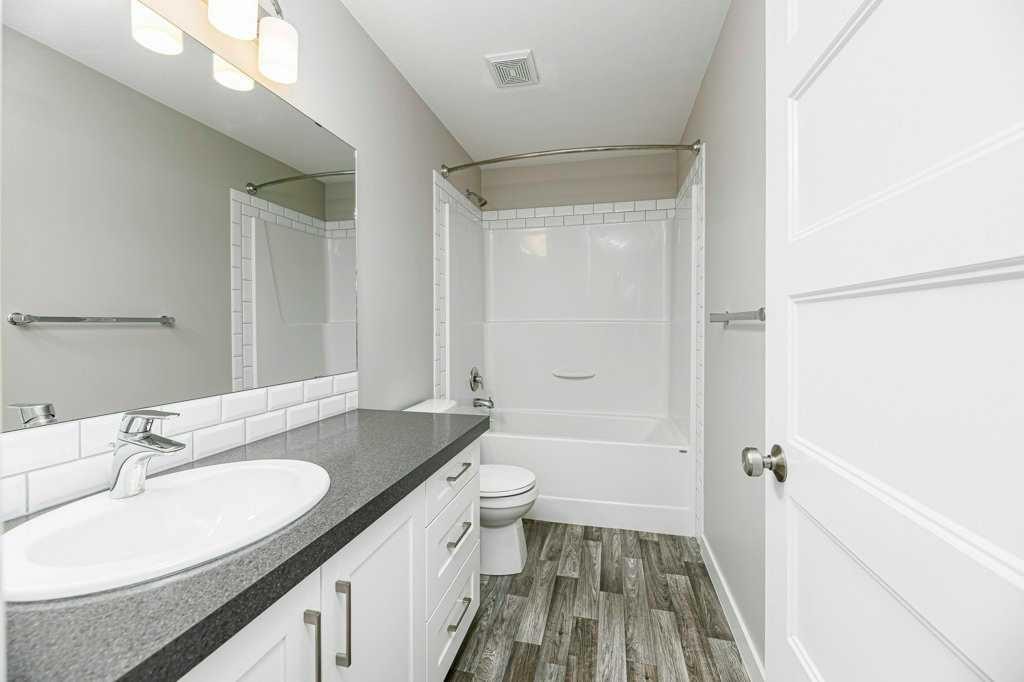 226 Truant Crescent, Red Deer, AB - Indoor Photo Showing Bathroom