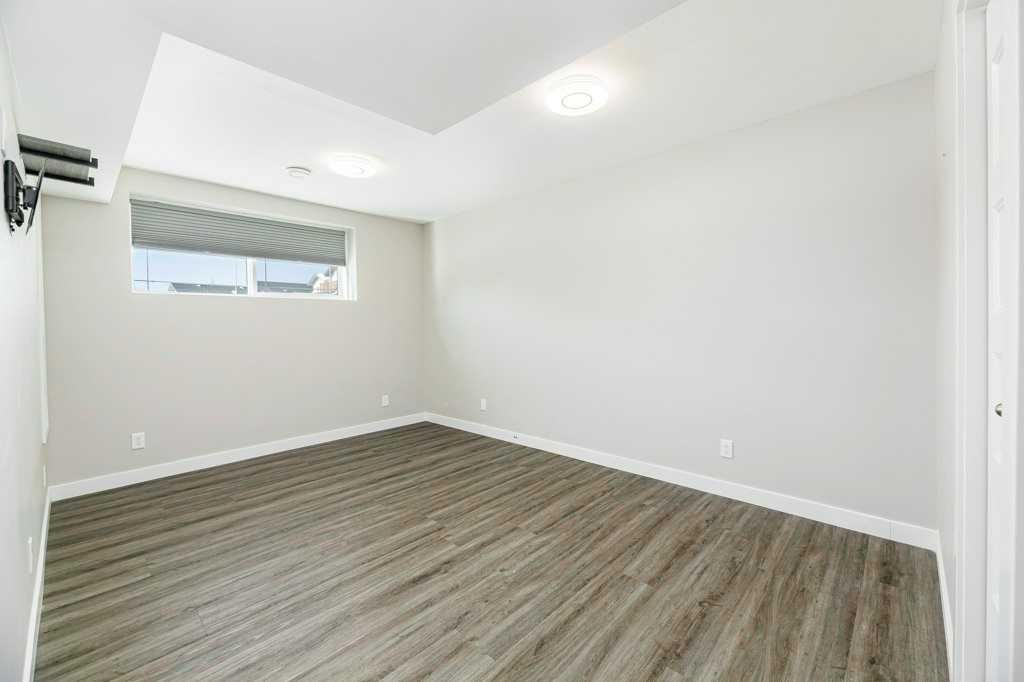 226 Truant Crescent, Red Deer, AB - Indoor Photo Showing Other Room