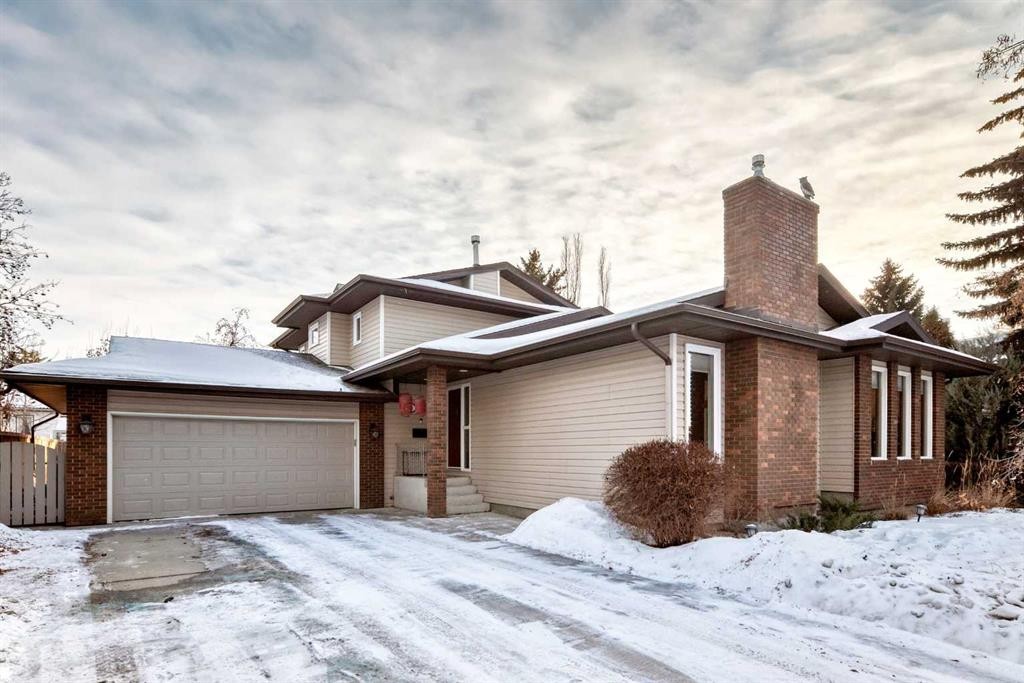 128 Dickenson Crescent, Red Deer, AB - Outdoor