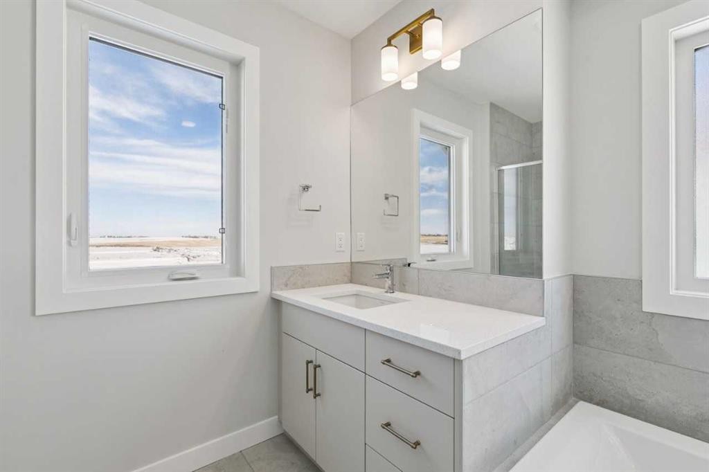 420 Bridgeport Glen, Chestermere, AB - Indoor Photo Showing Bathroom