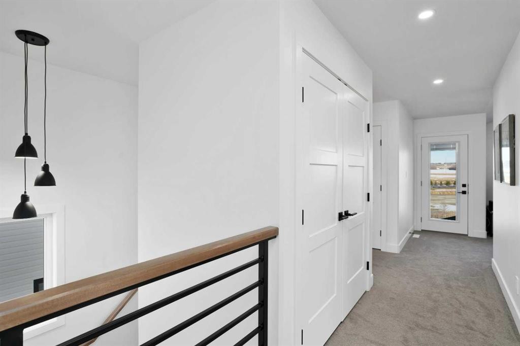 244 Emerald Drive, Red Deer, AB - Indoor Photo Showing Other Room
