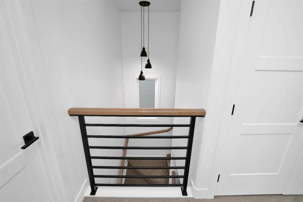 244 Emerald Drive, Red Deer, AB - Indoor Photo Showing Other Room