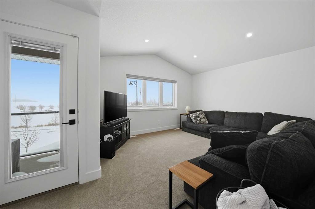244 Emerald Drive, Red Deer, AB - Indoor Photo Showing Living Room