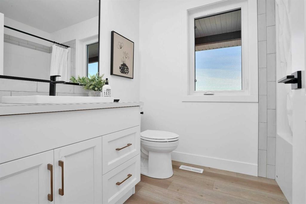 244 Emerald Drive, Red Deer, AB - Indoor Photo Showing Bathroom