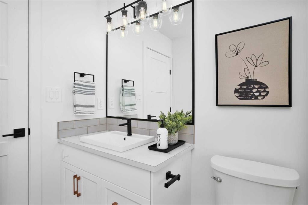 244 Emerald Drive, Red Deer, AB - Indoor Photo Showing Bathroom