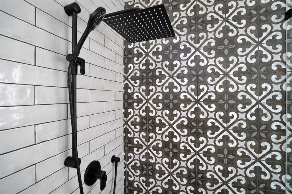 244 Emerald Drive, Red Deer, AB - Indoor Photo Showing Other Room