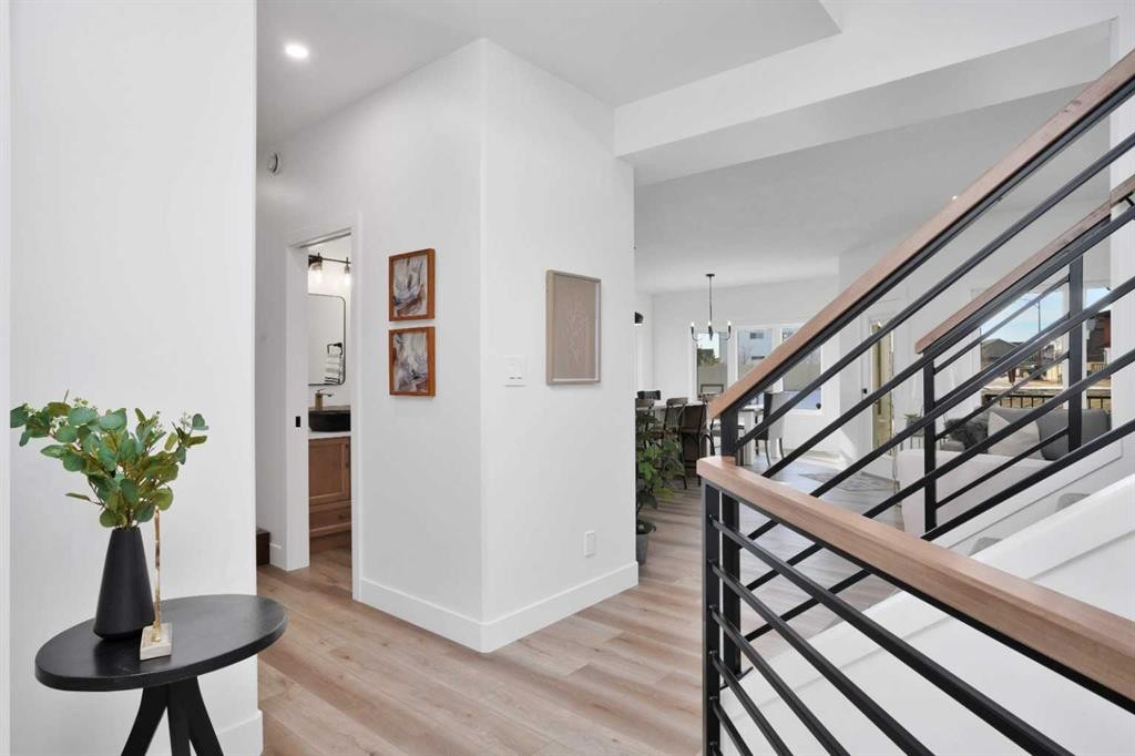 244 Emerald Drive, Red Deer, AB - Indoor Photo Showing Other Room