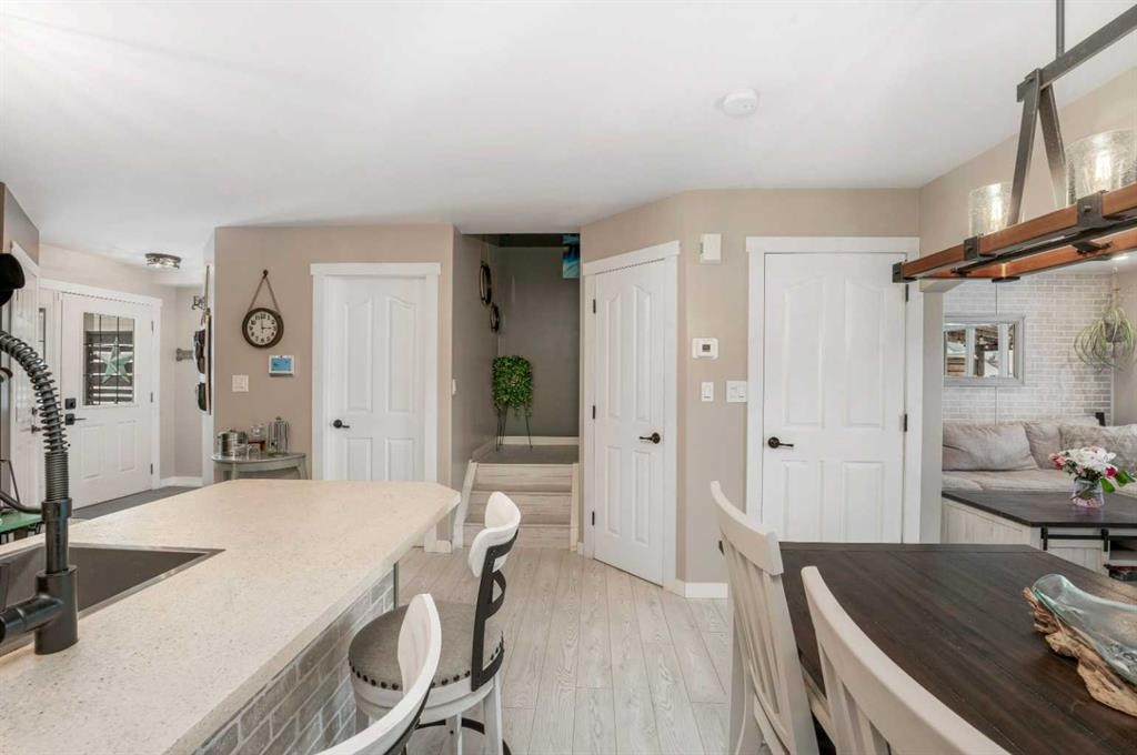 32 Legend Court, Sylvan Lake, AB - Indoor