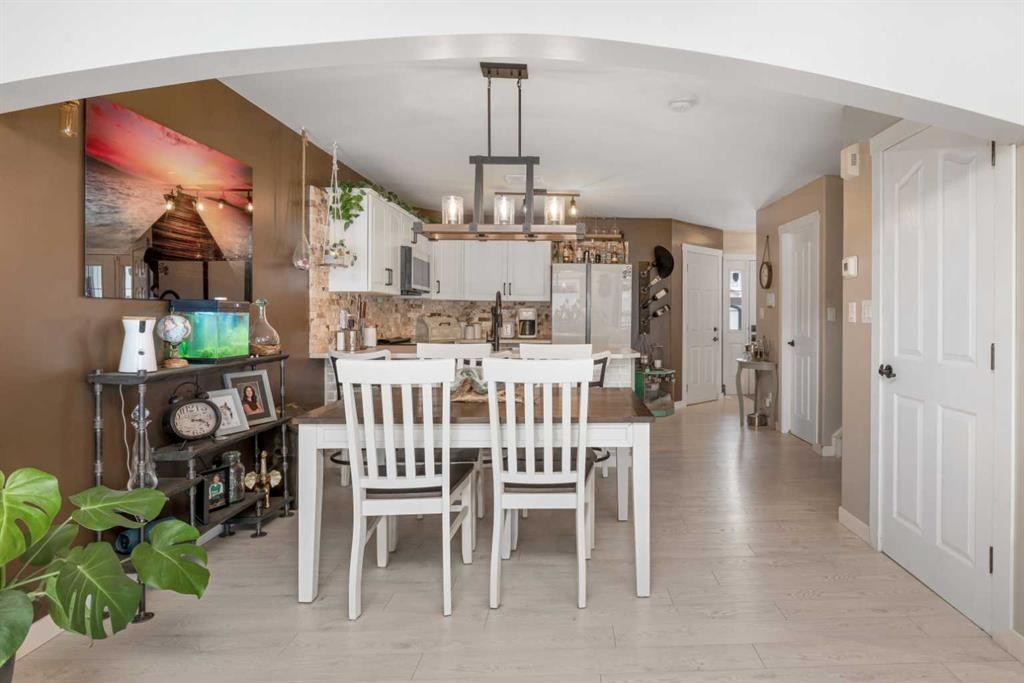 32 Legend Court, Sylvan Lake, AB - Indoor