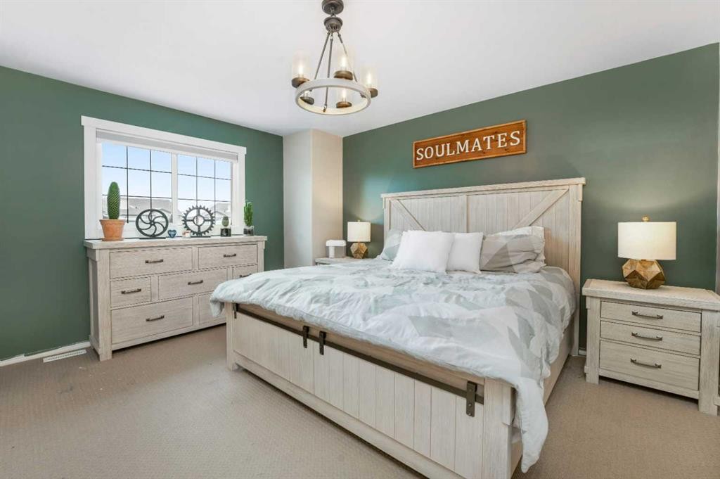 32 Legend Court, Sylvan Lake, AB - Indoor Photo Showing Bedroom