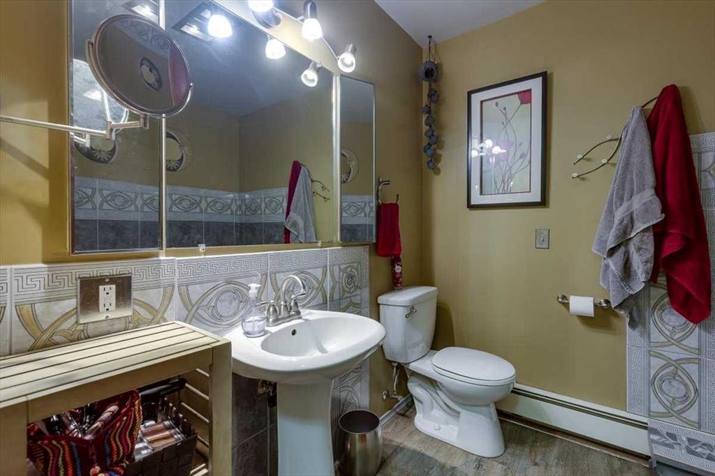 334078 Range Road 241, Rural Kneehill County, AB - Indoor Photo Showing Bathroom