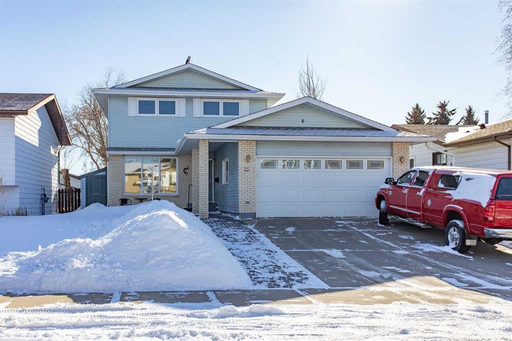 18 Mclevin Crescent, Red Deer, AB - Outdoor