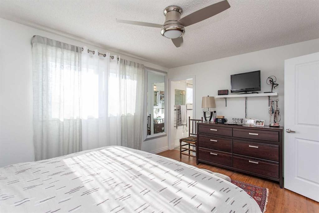 18 Mclevin Crescent, Red Deer, AB - Indoor Photo Showing Bedroom