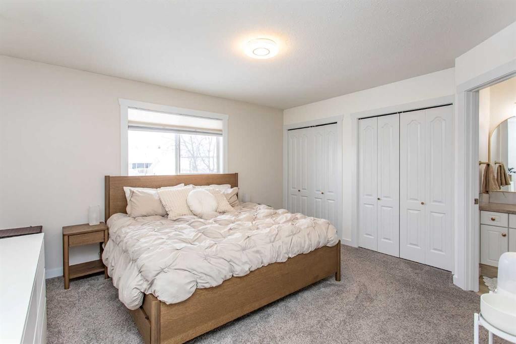 14 Silver Drive, Blackfalds, AB - Indoor Photo Showing Bedroom