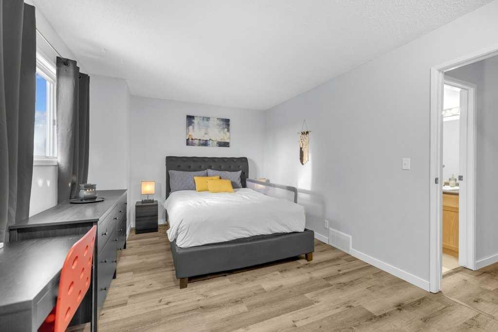 5 Erickson Drive, Red Deer, AB - Indoor Photo Showing Bedroom