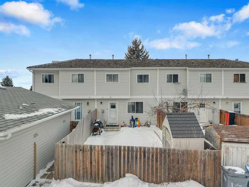 5 Erickson Drive, Red Deer, AB - Outdoor With Exterior