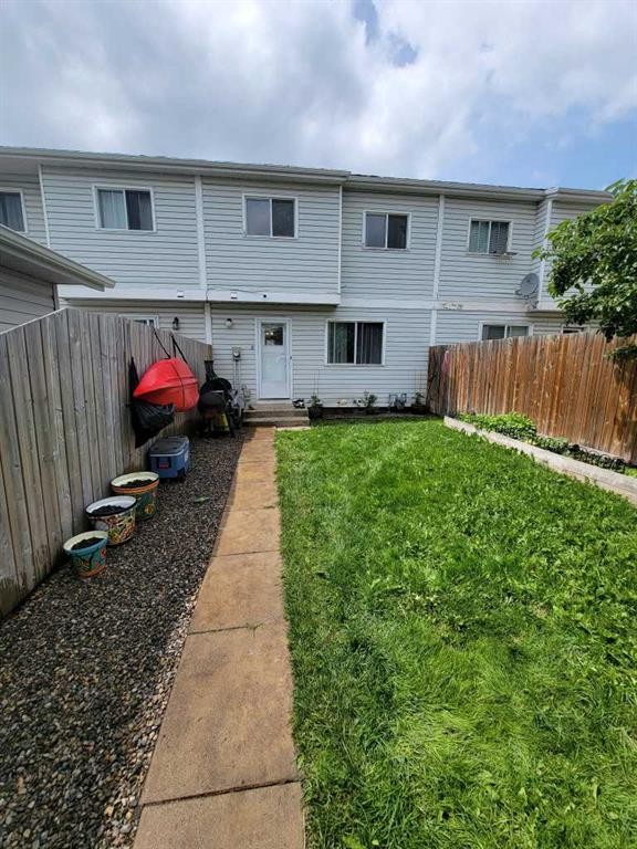 5 Erickson Drive, Red Deer, AB - Outdoor