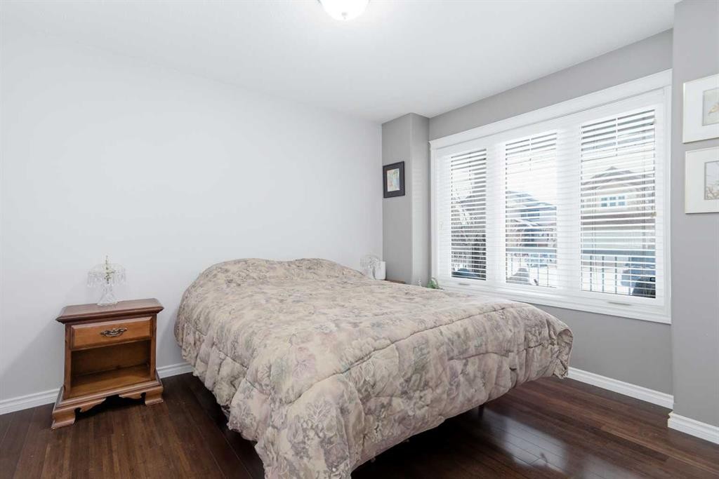 69 Turner Crescent, Red Deer, AB - Indoor Photo Showing Bedroom