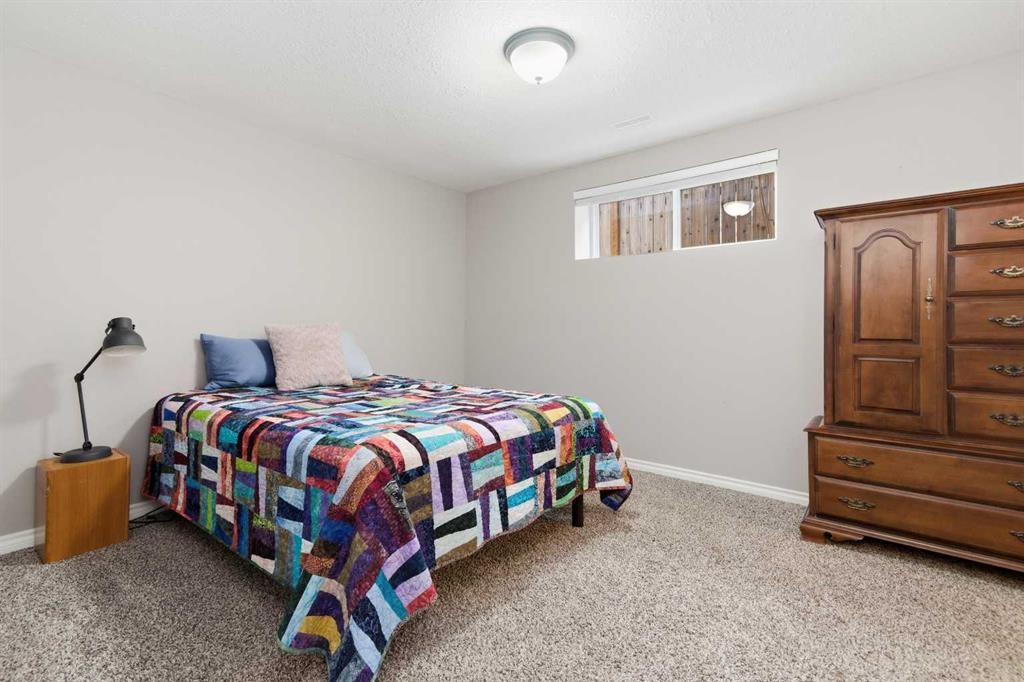 69 Turner Crescent, Red Deer, AB - Indoor Photo Showing Bedroom